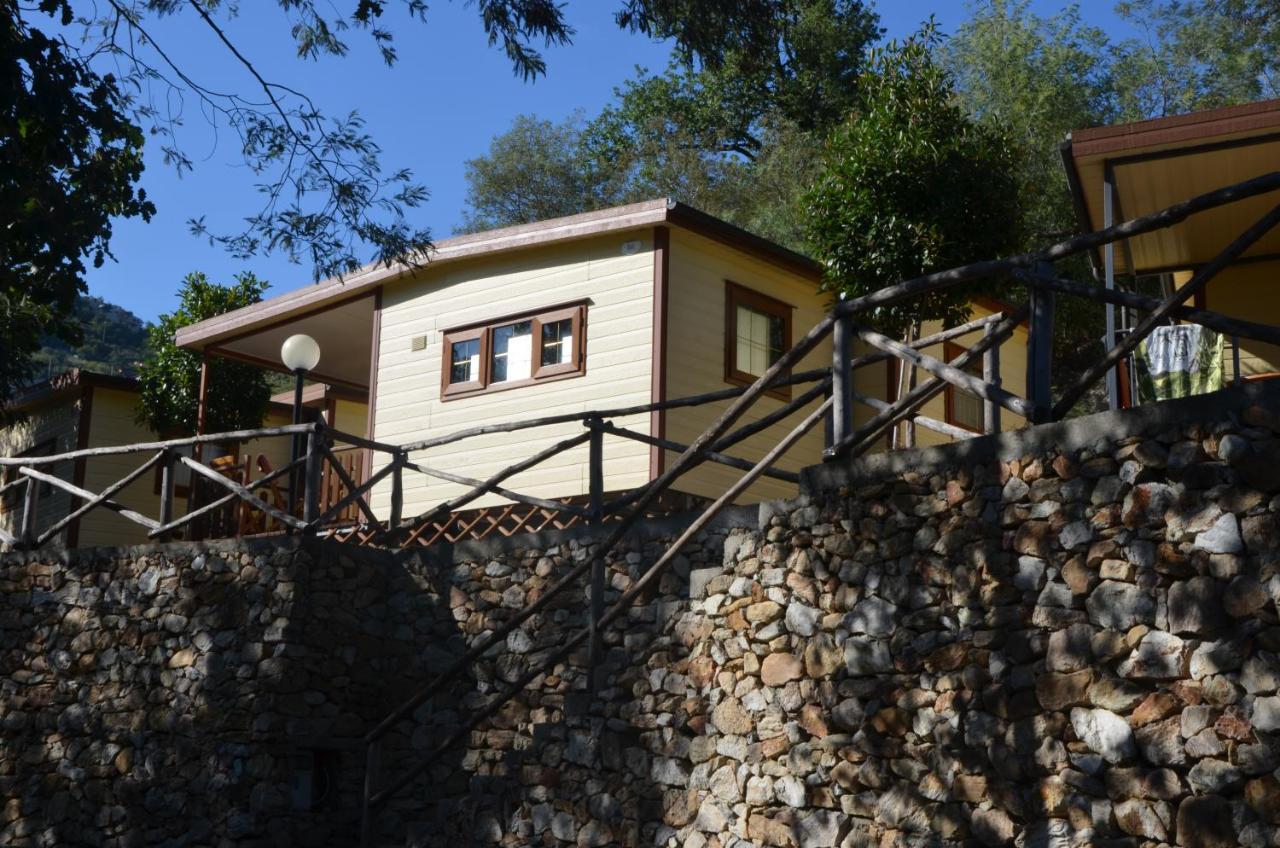Campeggio Pian Dei Boschi Pietra Ligure Exterior foto