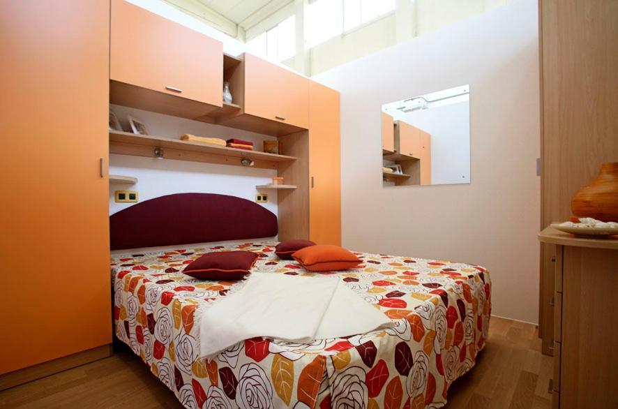 Campeggio Pian Dei Boschi Pietra Ligure Habitación foto